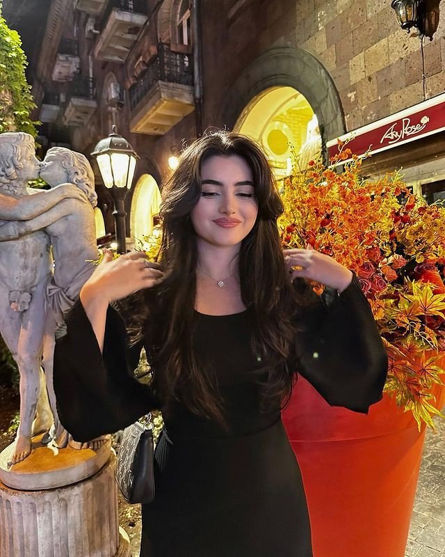 attitude girl dp back side