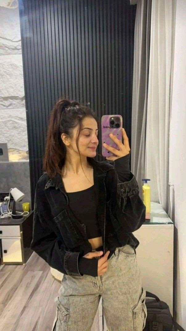 attitude girl dp car