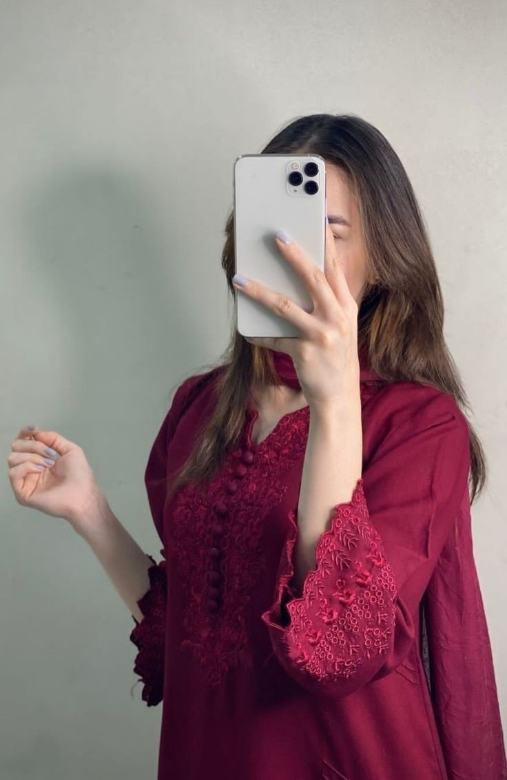 attitude girl dp for instagram black and white