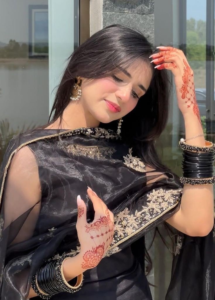 beautiful attitude girl dp