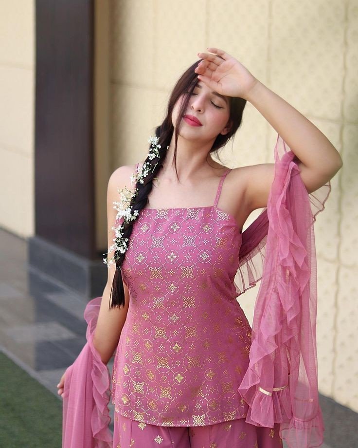 beautiful attitude girls dp