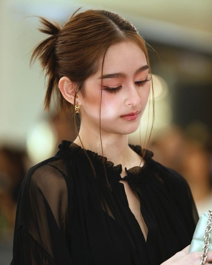 beautiful cute simple girl pic download