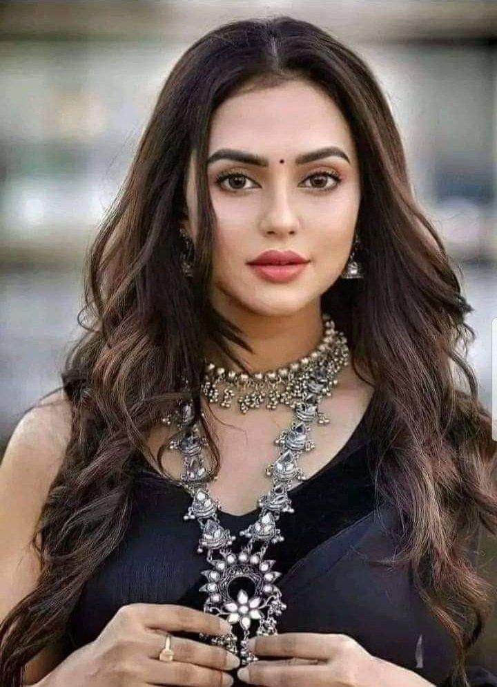 beautiful cute simple girl pic