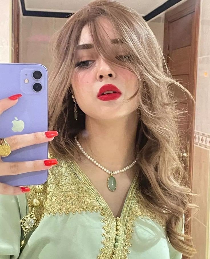 beautiful girl photo dp instagram