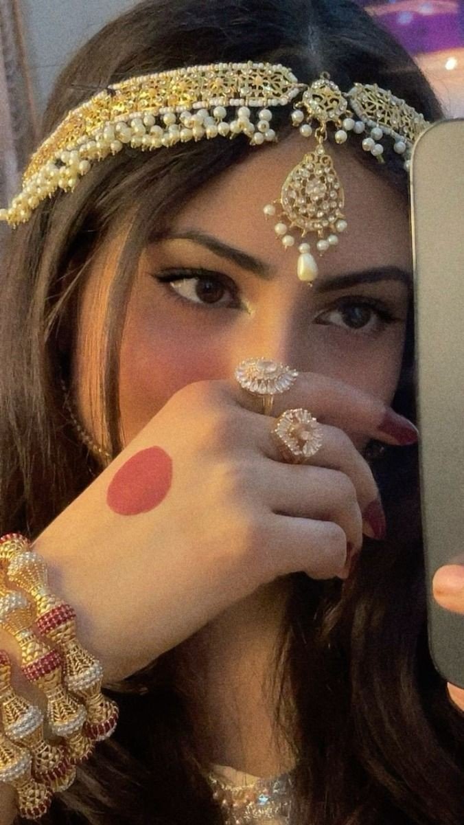 beautiful girl photo dp instagram