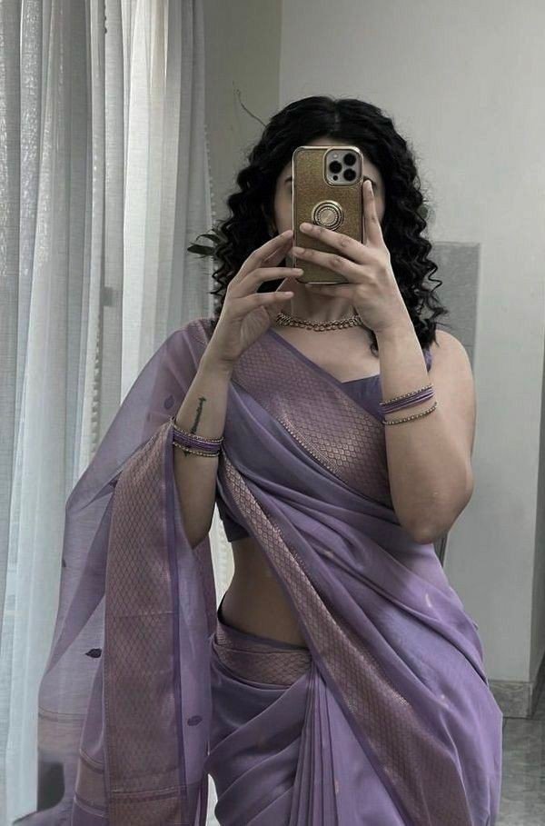 black saree girl dp simple attitude