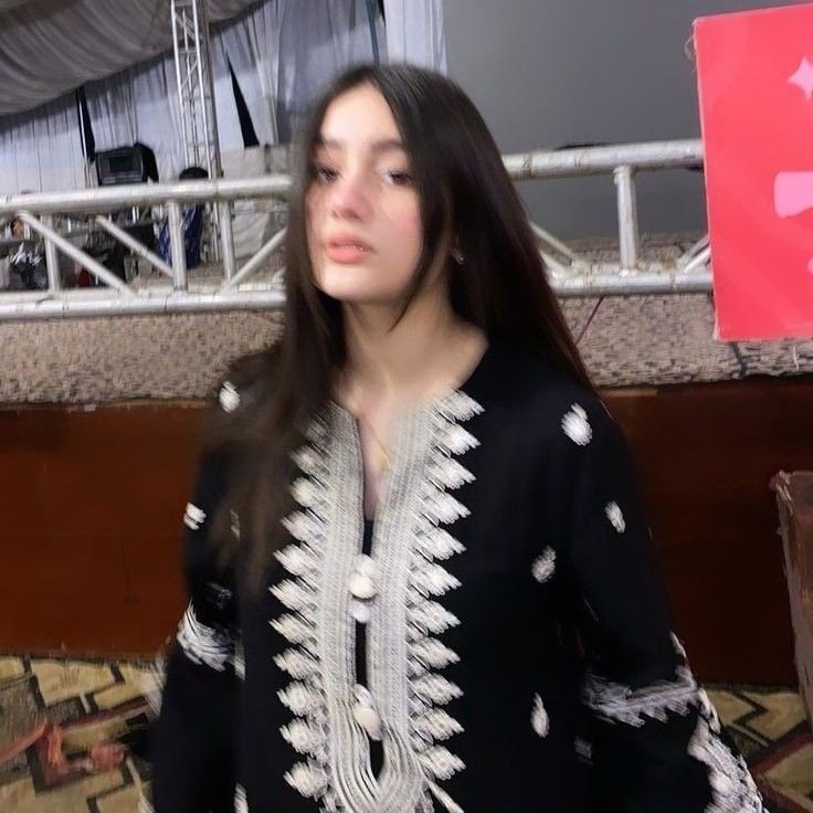 cute girl photo dp instagram attitude