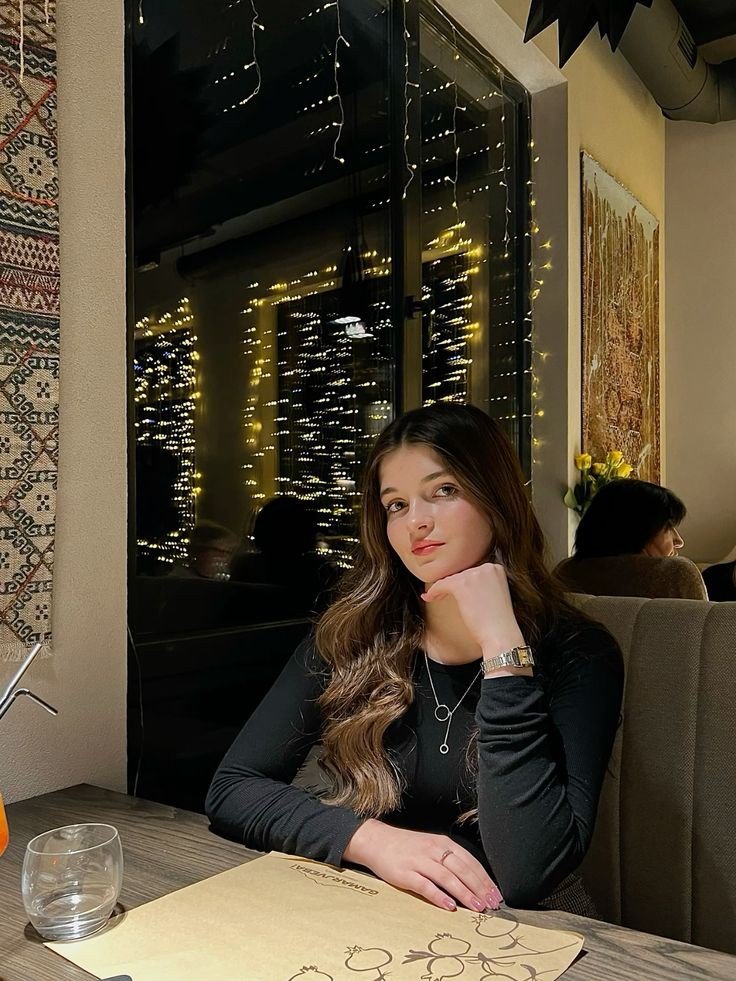 girl photo dp instagram back side