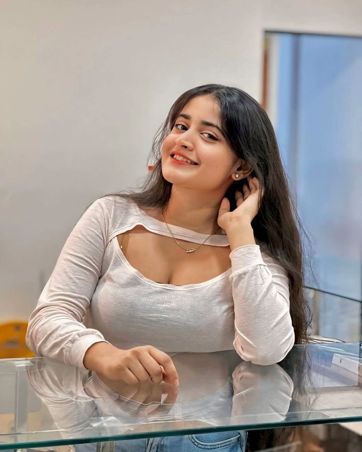 hidden🦋face dp for girls