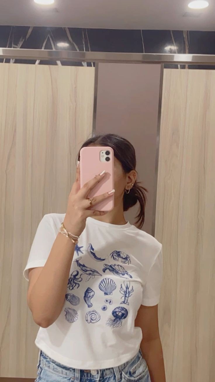 insta dp for girls mirror selfie