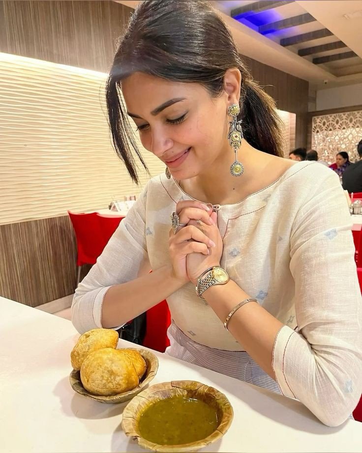 single girl dp black colour attitude