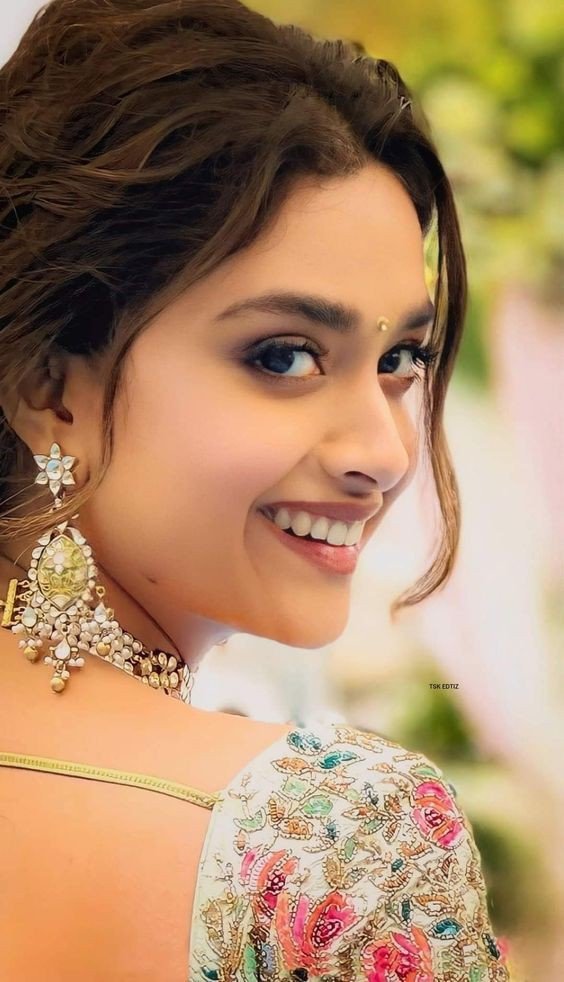 stylish beautiful cute simple girl pic