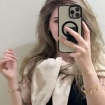 cute mirror selfie dp girl